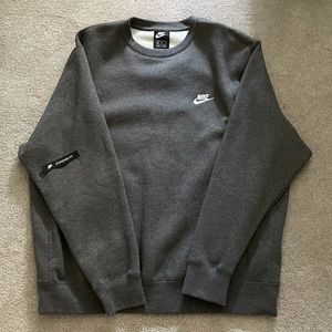 NWT Nike Standard Fit Grey Crewneck Sweatshirt